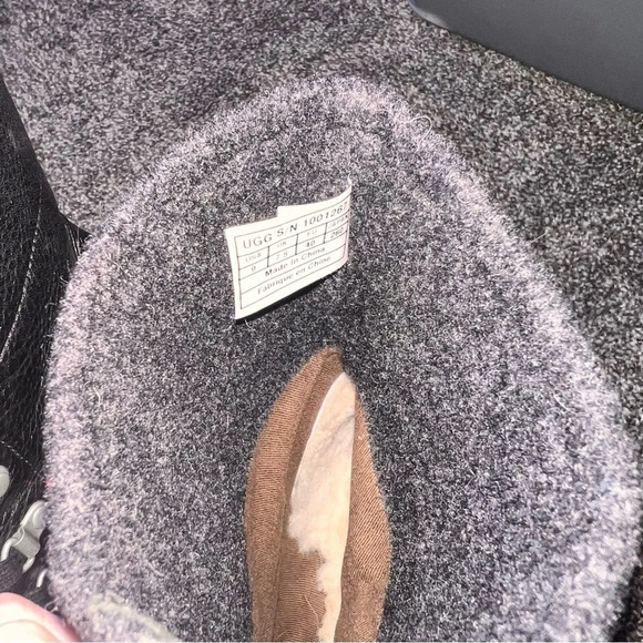 UGG Lace UP Leather Heeled Boots Size 9 - Picture 9 of 9